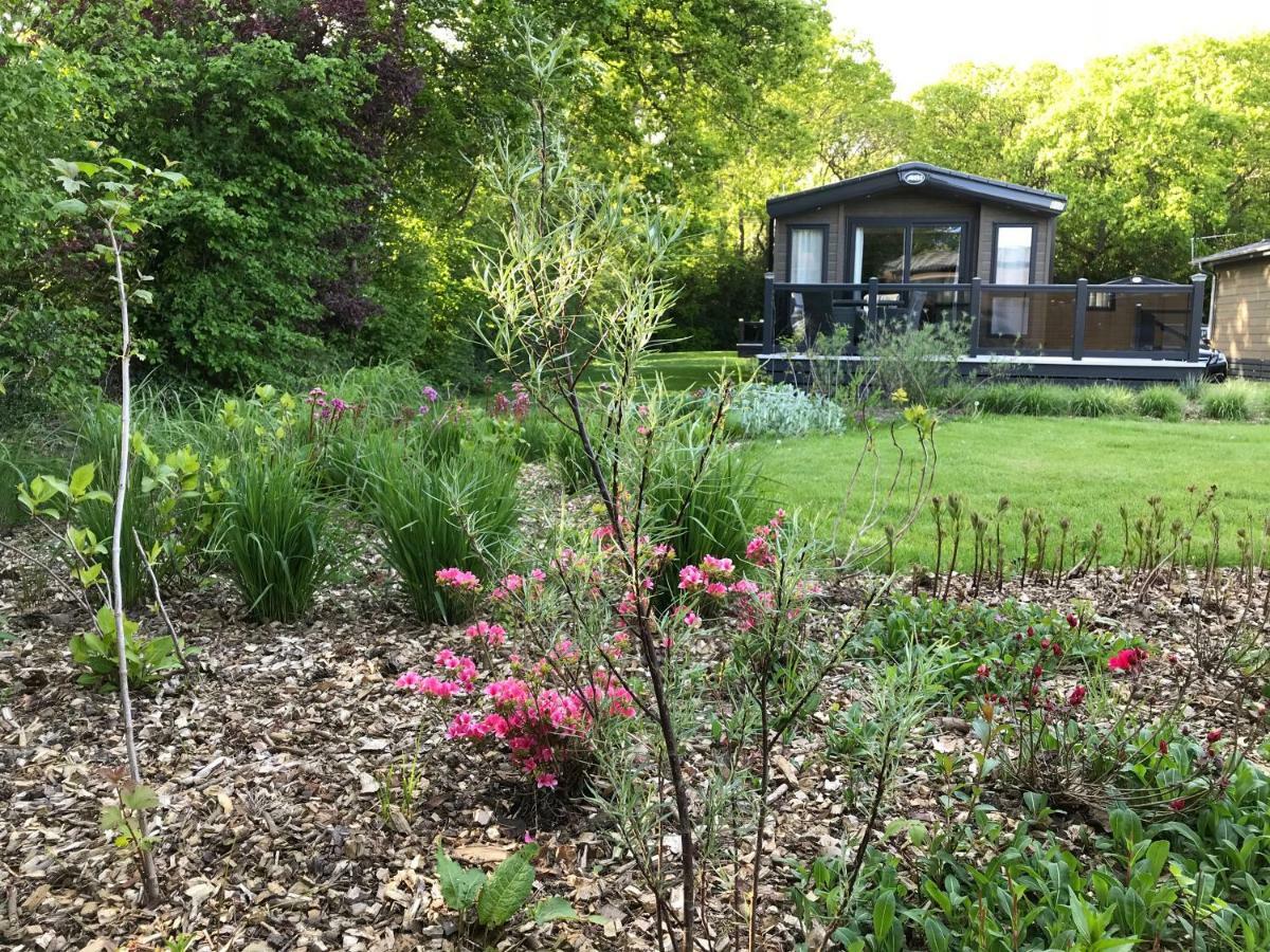 New Forest Holiday Lodge New Milton Exterior photo